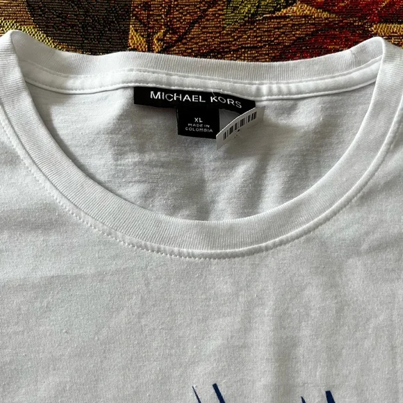 Michael Kors graphic t-shirt NWT - Picture 3 of 5